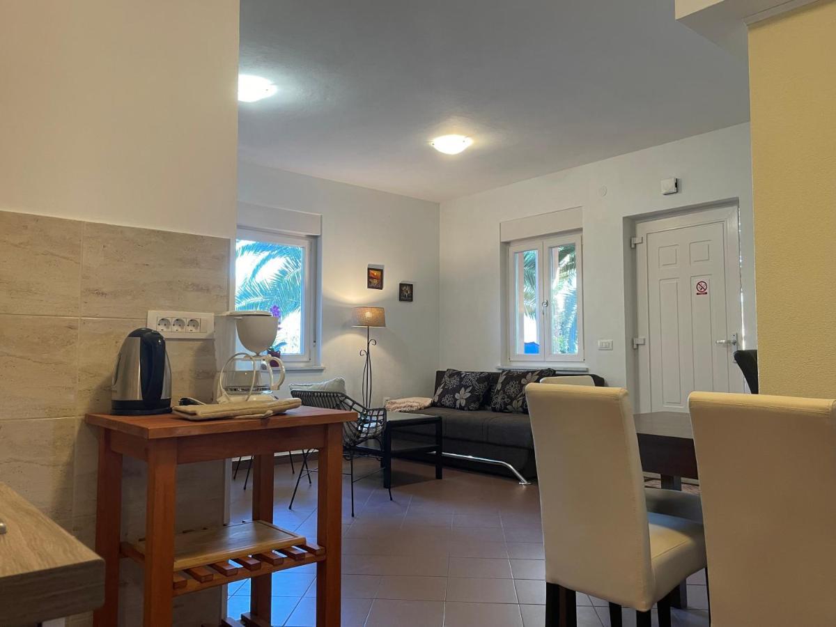 Grand Pool Apartment Ika-โอปาติยา ภายนอก รูปภาพ